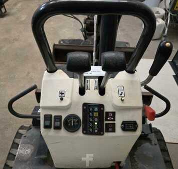 Minibagry 2020 Bobcat E10 Z (4)