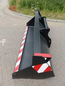 Anbauteile 2022 Manitou CBR 1000 Liter (5)