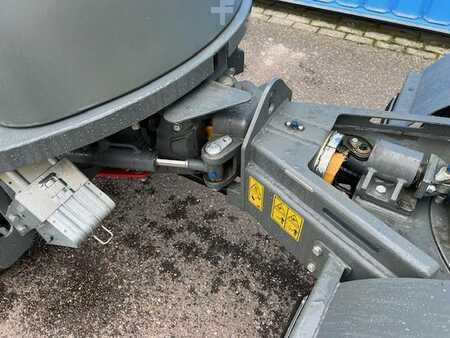 Zalomené klouby-dampry  2022 Wacker Neuson DW 15 E | DEMO 2022 (12)