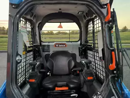 Telaketjukuormaajat 2025 Bobcat T76 | 2025 (9)