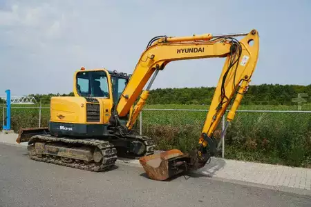 Kettenbagger 2015 Hyundai R80CR-9A | 2015 | 4 Buckets + Sorting Grab (2)