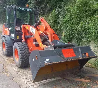 Kolové nakladače 2024 Kubota R070W WT QC (1)