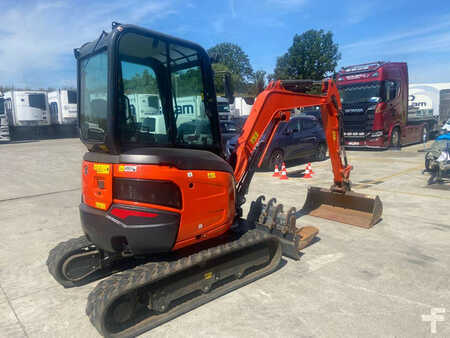 Kubota U 27-4