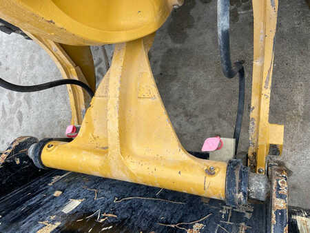 Cargadoras de ruedas 2022 Caterpillar 906 (11)