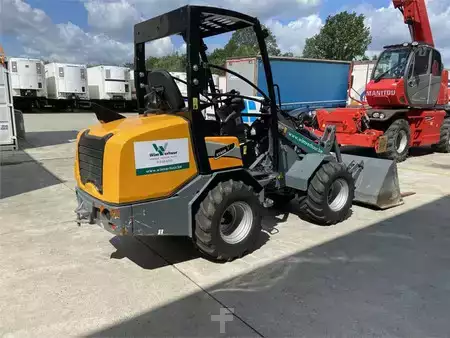 Pale Gommate 2022 Giant G2700 Xtra HD (6436) (4)