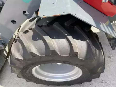 Pale Gommate 2022 Giant G2700 Xtra HD (6436) (6)