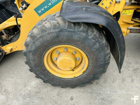 Cargadoras de ruedas 2023 Caterpillar 906 (11)