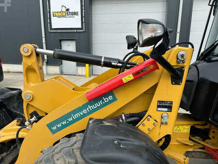 Cargadoras de ruedas 2023 Caterpillar 906 (12)
