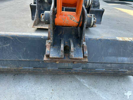 Mini-koparki 2024 Hitachi ZX 26 U-6 (15)
