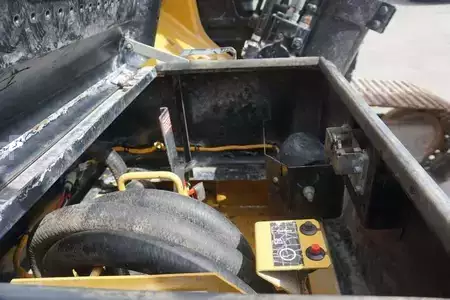 Lánctalpas kotrógép 2013 Caterpillar CAT 329 EL (17)