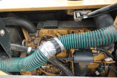 Kerékburkoló 2010 Caterpillar AP 300 (10)