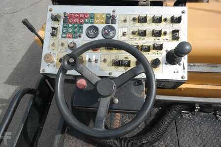 Kerékburkoló 2010 Caterpillar AP 300 (11)