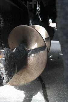 Kerékburkoló 2010 Caterpillar AP 300 (15)