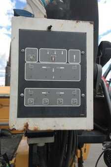 Kerékburkoló 2010 Caterpillar AP 300 (6)