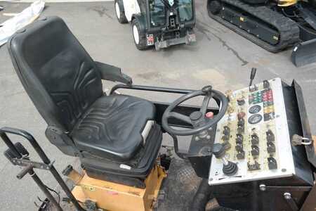 Kerékburkoló 2010 Caterpillar AP 300 (8)