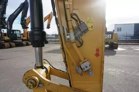 Lánctalpas kotrógép 2016 Caterpillar 340F (10)