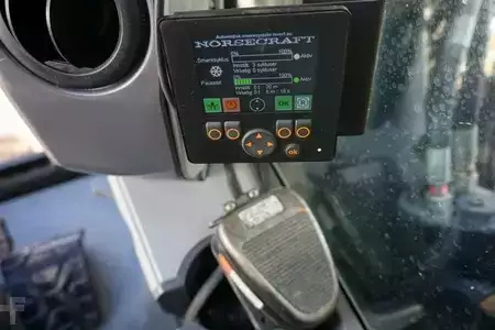 Lánctalpas kotrógép 2016 Caterpillar 340F (14)