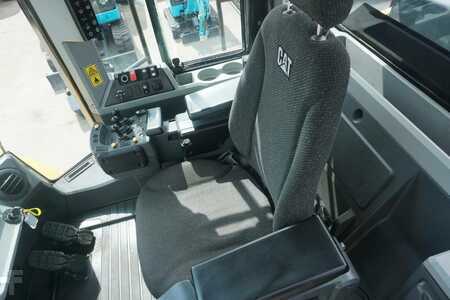 Kolové nakladače 2015 Caterpillar 980M (15)