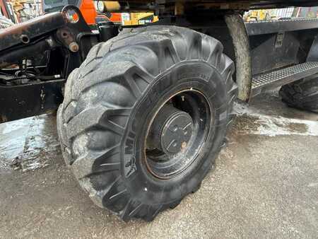 Pelle sur pneus 2014 Caterpillar 313D (6)