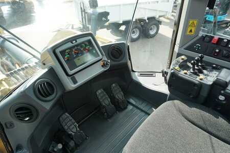 Wheel Loaders 2015 Caterpillar 950M (14)