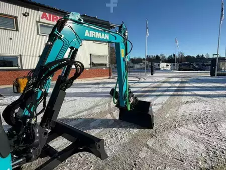Mini excavadoras 2023 Airman AX 33 U (17)