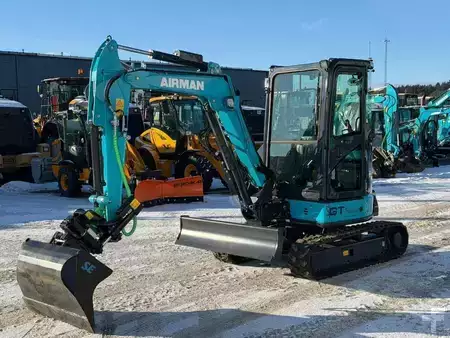 Mini excavadoras 2023 Airman AX 33 U (12)