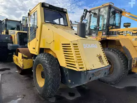 Tiejyrät 2002 BOMAG D177D-3 (2)