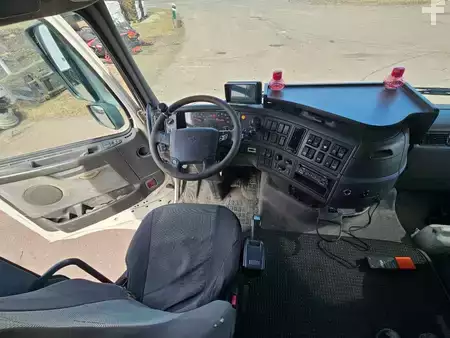 Outro 2006 Volvo FH 400 (4)