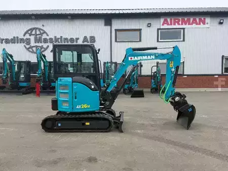 mini escavadeira 2026 Airman AX 26 U-7 (1)