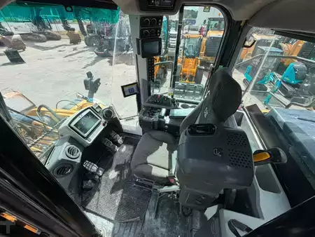 Kolové nakladače 2016 Caterpillar 980M (12)