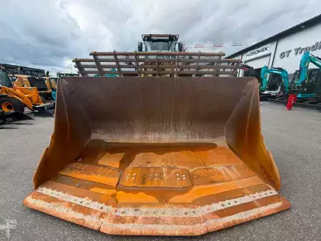 Kolové nakladače 2016 Caterpillar 980M (15)