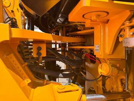 Chargeuse sur pneus 2011 Caterpillar 980H (9)