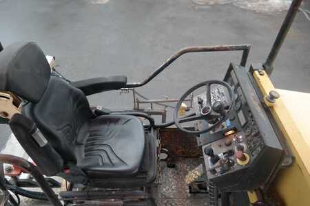 Kerékburkoló 2003 Dynapack F121 4WD (13)