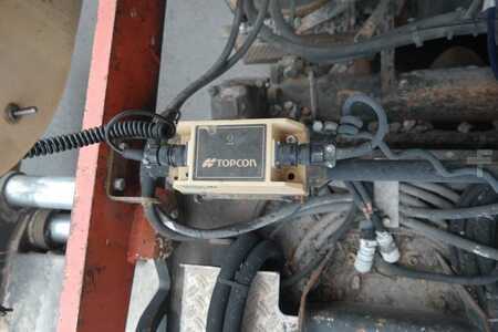 Kerékburkoló 2003 Dynapack F121 4WD (9)