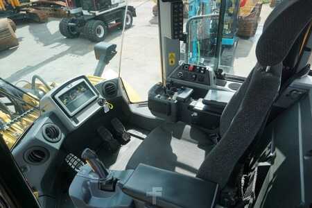 Chargeuse sur pneus 2015 Caterpillar 980 M (13)