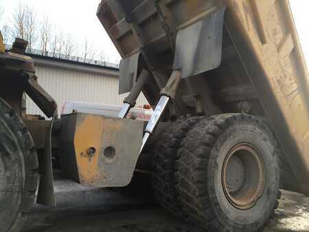 Rigid Dump Trucks 2002 Caterpillar 775 D (6)