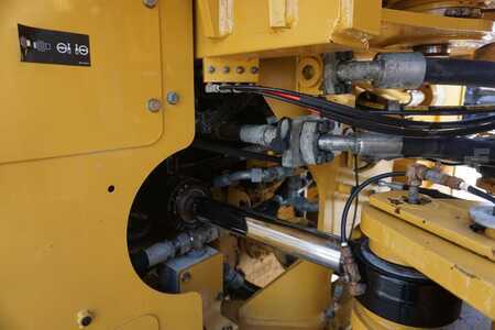 Chargeuse sur pneus 2013 Caterpillar 972 K (14)