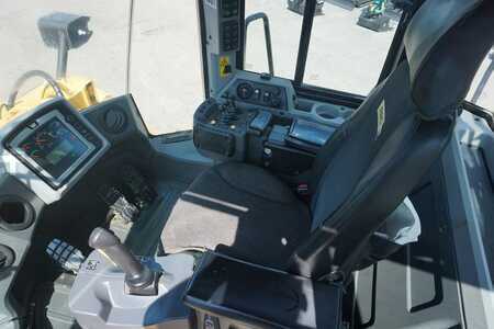 Chargeuse sur pneus 2013 Caterpillar 972 K (16)