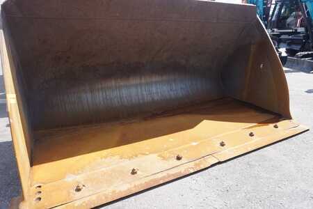 Chargeuse sur pneus 2013 Caterpillar 972 K (9)