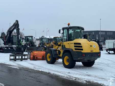 Ładowarki kołowe 2018 Yanmar V 120 (3)