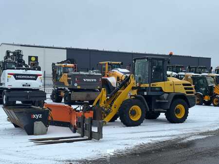 Ładowarki kołowe 2018 Yanmar V 120 (4)