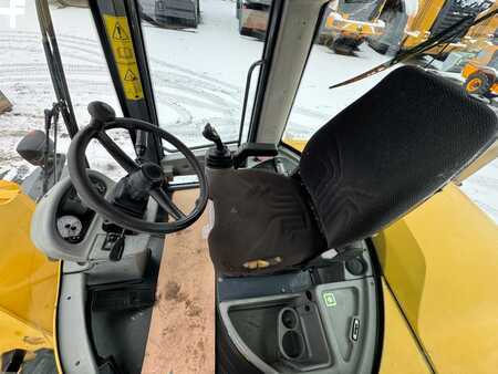 Ładowarki kołowe 2018 Yanmar V 120 (8)
