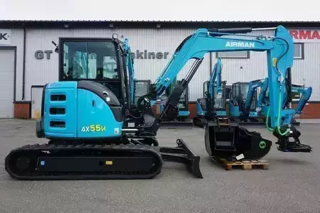 mini escavadeira 2026 Airman AX 55U-7 (1)