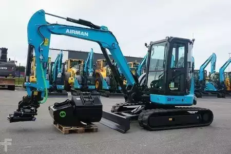 mini escavadeira 2026 Airman AX 55U-7 (5)