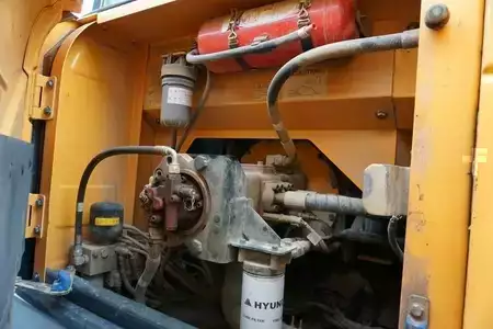 Korečková rýpadla 2015 Hyundai R260LC-9A (12)