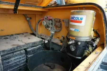 Korečková rýpadla 2015 Hyundai R260LC-9A (13)