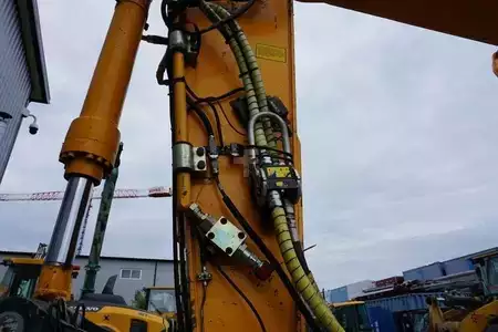 Korečková rýpadla 2015 Hyundai R260LC-9A (19)