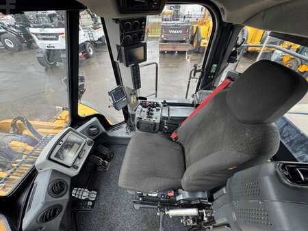 Chargeuse sur pneus 2015 Caterpillar 980 M (12)