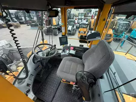 Radlader 2003 Volvo L220E (8)