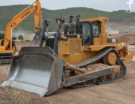 Bulldozer 2012 Caterpillar D10T (1)
